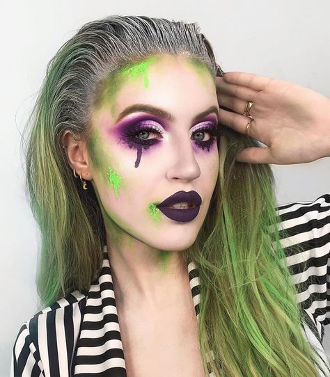 KEILIDH•CASHELL on Instagram: “Since Beetlejuice is hot on Tik Tok at the moment 👻 my hair was stained green after this so I hope you appreciate x  I created this whole…” Keilidh Mua, Halloween Makeup Artist, Pretty Halloween Makeup, Beetlejuice Makeup, Makeup Zombie, Halloween Make-up Looks, Holloween Makeup, Beetlejuice Halloween, Cute Halloween Makeup