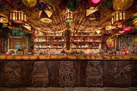 Home Tiki Bar, Tiki Ideas, Outdoor Tiki Bar, Tiki Bar Ideas, Tiki Style, Tiki Bar Decor, Tiki Decor, Tiki Lounge, Bar In Casa