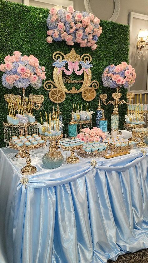 Disney Sweet 16 Ideas, Blue And Pink Quinceanera Theme, Princess Royalty Quinceanera Theme, Cinderella Quinceanera Decorations, Cinderella Quinceanera Themes Decoration, Cinderella Baby Shower Ideas, Cinderella Sweet 16 Ideas, Cinderella Centerpiece Ideas, Fairytale Quinceanera Theme