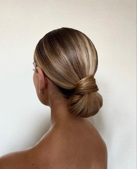 Sleek Low Bun Bridesmaid, Slick Back Bun For Wedding, Large Low Bun Wedding Hair, Wedding Sleek Updo, Bun With Pearl Pins, Minimal Updo, Clean Bun Hairstyles, Low Sleek Bun, Popular Wedding Hairstyles