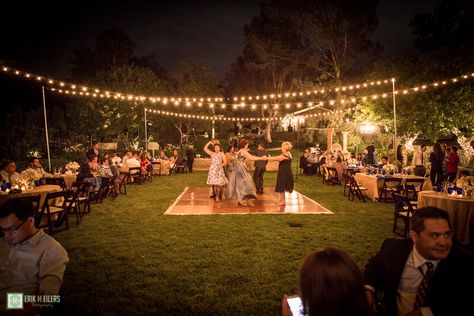 Garden wedding with string lights Garden Small Wedding, Wedding With Twinkle Lights, Wedding In Garage, Night Time Garden Wedding, Unique Wedding Dance Floor Ideas, Outdoor Southern Wedding, Backyard 60th Birthday Party Ideas, Bulb Lights Wedding, Small Backyard Wedding Reception At Home