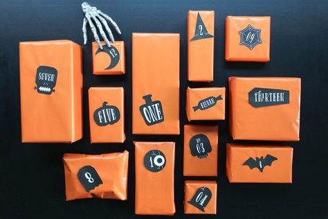 13 Days Of Halloween, Halloween Customer, Halloween Theme Birthday, Halloween Advent Calendar, Halloween Care Packages, Halloween Themed Gifts, Halloween Gift Baskets, 31 Gifts, Pumpkin Gift