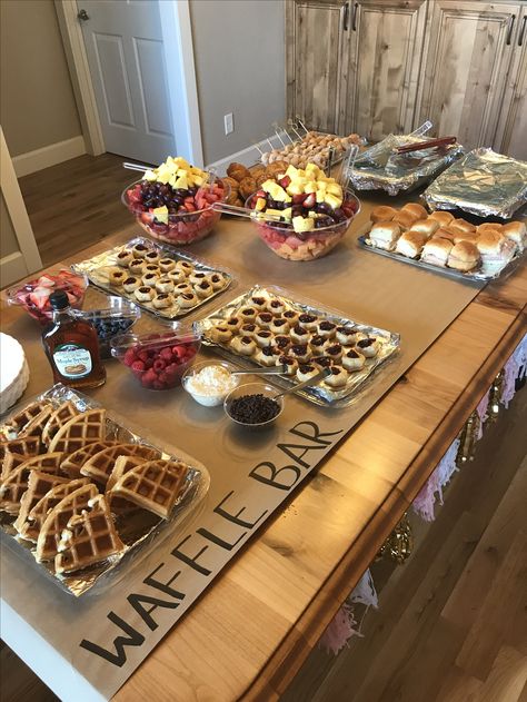 Brunch. Sweet 16 Party Ideas Brunch, Birthday Brunch Activities, Sweet 16 Breakfast Ideas, Midnight Brunch Party, Sweet 16 Brunch Decorations, Hoco Brunch Ideas, Hoco Morning Brunch, Hoco Breakfast, Waffle Bar Ideas Brunch Party