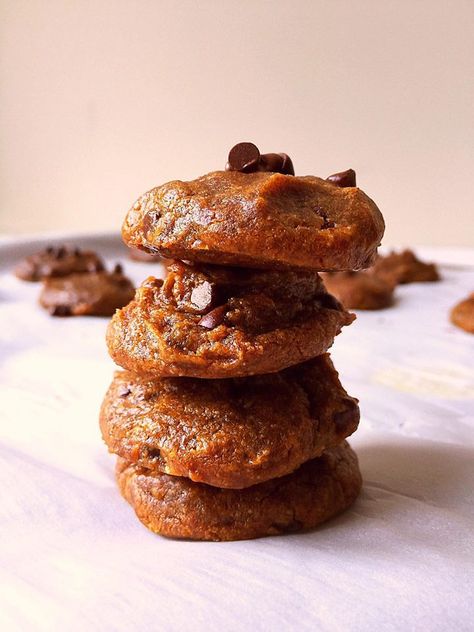 Flourless Vegan Pumpkin Almond Butter Cookies | Whisk and Shout Almond Butter Cookies, Cookies Vegan, Sugar Pumpkin, Green Planet, Vegan Pumpkin, Sugar Free Recipes, Vegan Cookies, Cookies Recipes Christmas, Delicious Vegan Recipes