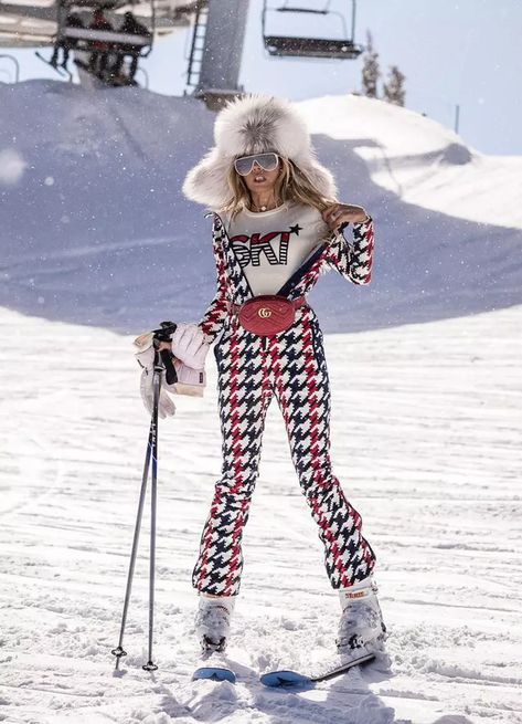 Vintage Ski Outfit, Perfect Moment Ski, Ski Fashion Womens, Ski Outfits For Women, Apres Ski Outfit, Ski Outfit For Women, Apres Ski Outfits, Ski Aesthetic, Apres Ski Style