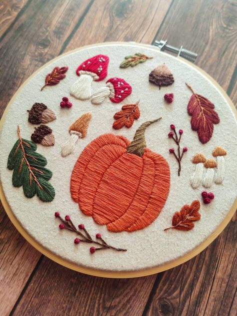 Fall Botanicals, Embroidered Converse, Beginner Embroidery, Kids Crafting, Halloween Embroidery, Hand Embroidery Projects, Autumn Crafts, Pattern Modern, Fabric Markers