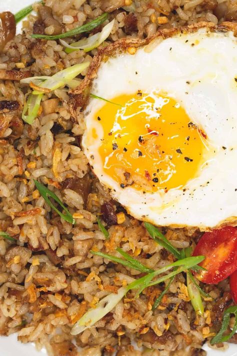 Adobo Fried Rice, Adobo Rice, Crab Fried Rice Recipe, Pork Adobo Recipe, Crab Fried Rice, Caldo Recipe, Rice With Egg, Pork Barbecue, Crab Fries