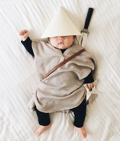 Ninja Sleeping Baby Pictures, Baby Cosplay, Baby Boy Newborn Photography, Baby Milestone Photos, Funny Baby Pictures, Monthly Baby Photos, Baby Photoshoot Boy, Newborn Baby Photoshoot, Baby Boy Photography