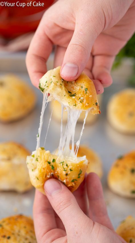 SO GOOD! Quick and Easy Cheese Bombs made with string cheese and store-bought pizza or biscuit dough! Grilled Cheese Bites And Tomato Soup, Fast And Easy Appetizers Simple, Easy Cheese, String Cheese, Pizza Bites, Cheese Bites, Cheese Appetizers, Dinner Appetizers, Buttermilk Biscuits