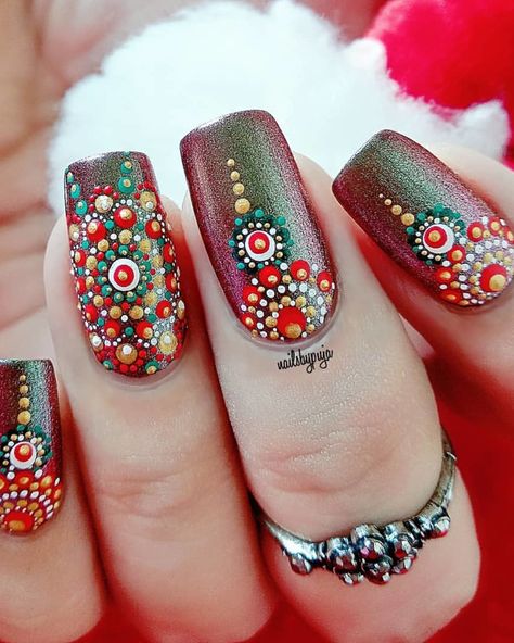 Top Indian Wedding Nails For Every Bridal Look: Ideas + FAQs ❤ Indian wedding nails guests #weddingforward #wedding #bride Neutral Wedding Nails, Indian Wedding Nails, Indian Nail Art, Indian Nails, Bridal Nails Designs, Natural Nail Art, Bridal Nail Art, Gold Nail Designs, Festive Nail Art