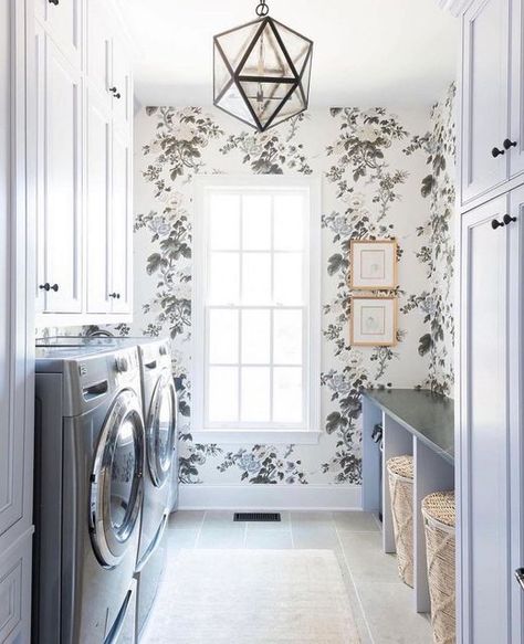 Restyle Design on Instagram: "So bright and pretty! A laundry room that takes what could be a mundane chore to a glamorous level ✨ Design: @ellerslieinteriors Photo: @lesliebrownphotography #wallpaperwednesday #wallpaper #wall #wallcovering #laundryroomwallpaper #laundryroom #laundryroomdesign #housebeautiful #homedesign #interiordesign #interiordesigner #interiorstyle #designinspo #designinspiration #interiorinspiration #interiorinspo #laundryroominspo" Laundry Room Wallpaper Ideas, Room Wallpaper Ideas, White Laundry Rooms, Laundry Room Wallpaper, Basement Laundry Room, Room Looks, White Laundry, Modern Laundry Rooms, Laundry Room Inspiration