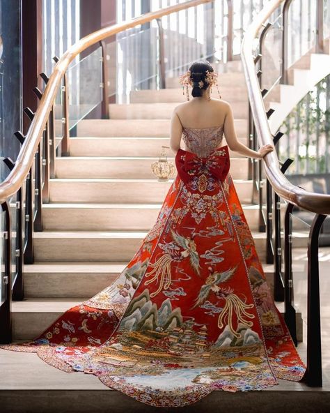 Mom Gown & Cheongsam (@putrimudita) • Instagram photos and videos Sangjit Dress, Japanese Wedding Dress, Chinese Wedding Decor, Cheongsam Wedding, Chinese Bride, Chinese Wedding Dress, Japanese Wedding, Qipao Cheongsam, Chinese Wedding