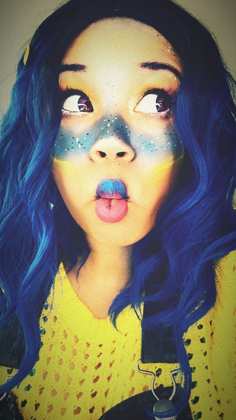 Nemo Inspired Makeup, Dory Inspired Makeup, Dory Makeup Ideas, Nemo Makeup Face, Flounder Face Paint, Finding Nemo Jr Makeup, Finding Nemo Makeup Ideas, Dori Costume, Finding Nemo Makeup