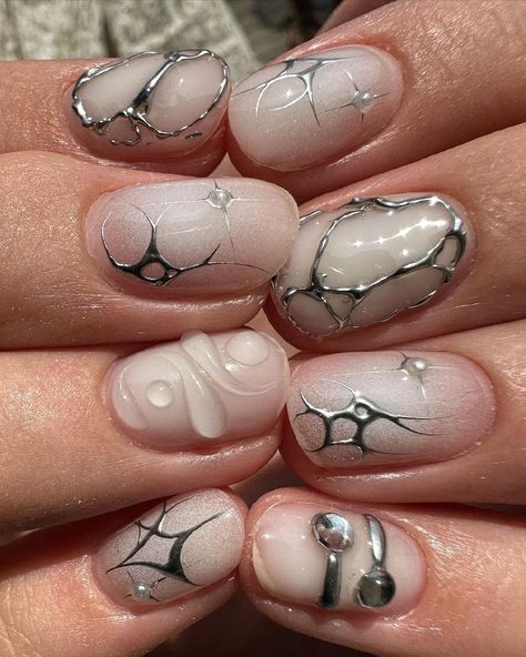 Nails For Guitarists, Nails For Guitar Players, Punk Nails, Pretty Gel Nails, Play Guitar, Short Nail Designs, Nails Design, Short Nails, Stylish Nails