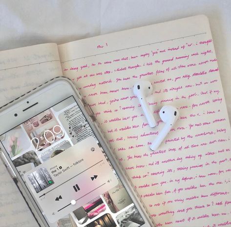 Journaling Writing, Writing Aesthetic, Writing Machine, Taylor Swift Aesthetic, Music Writing, Study Aesthetic, Ghost Writer, Music Images, Journal Aesthetic