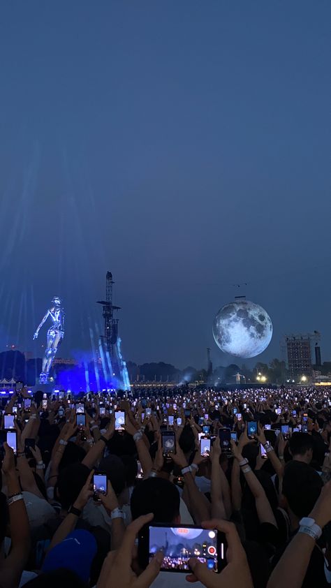 Weekend Concert Aesthetic, Future Concert, Organizator Grafic, Concert Aesthetic, Dream Concert, Dream Lifestyle, Teenage Dream, Future Life, The Weeknd