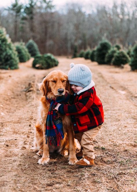 Christmas Aesthetic Friends, Sarah Patrick, Farm Christmas, Classy Girls Wear Pearls, Aesthetic Friends, Wear Pearls, Foto Baby, Dogs And Kids, Tree Farm