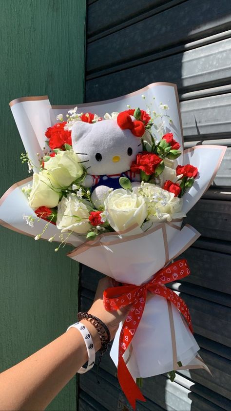 Stuffed Animal Bouquet With Flowers, Prom Proposal Hello Kitty, Heart Box Bouquet, Diy Hello Kitty Bouquet, Hello Kitty Bouquets, Hello Kitty Gifts For Gf, Hello Kitty Birthday Present, Plush Flower Bouquet, Hello Kitty Rose Bouquet