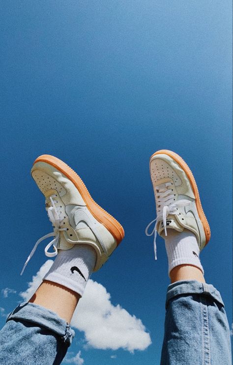 Show Off Shoes Pose, Shoes Photography Outdoor, Outdoor Shoe Photography, Sneaker Shoot Ideas, Shoes Pictures Ideas, Sneaker Picture Ideas, Shoe Photography Aesthetic, Shoes Lifestyle Photography, Shoes Pictures Aesthetic