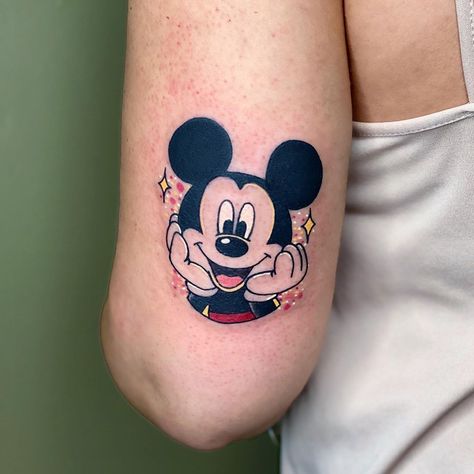 Miky Mouse Tattoo, Disney Tattoos Mickey, Minnie Tattoo, Mickey Tattoo, Mouse Tattoo, Tato Salib, Mickey Mouse Tattoo, Disney Sleeve Tattoos, Tattoo Disney