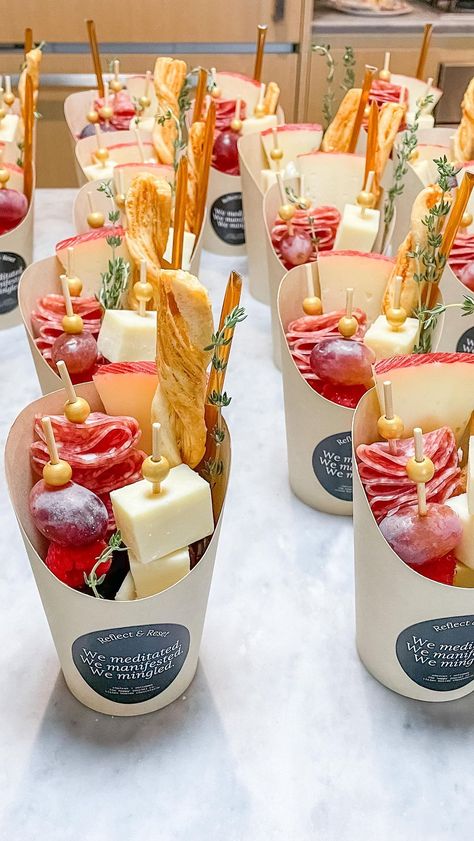 Carissa | Charcuterie Experiences | 5️⃣ must haves to make charcuterie cups at home #charcuterie #charcuteriecups #charcuterieboards #charcuterietogo #charcuteriegoals… | Instagram Wedding Starters Food Appetizers, Snack Box For Wedding, Charcuterie Cups With Honey Sticks, Pate Charcuterie Board, Charcuterie Cups Simple, Flatbread Charcuterie Board, Food Party Ideas Birthdays, Birthday Charcuterie Cups, Charcuterie Cups Wedding Cocktail Hour