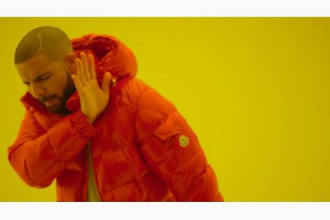 Drake's video for "Hotline Bling" has gone viral, making the red Moncler Maya parka he wears in it a hot winter look. Drake Meme, Drake Hotline, Casual Techwear, Drake Clothing, Drake Photos, Drake Drizzy, Hotline Bling, Moncler Jacket, Football Photos