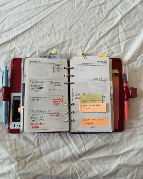 ✨Working on getting settled into the Filofax Metropol🗒️☕️✏️🪷✨ #planners #planning #dailyplanner #plannerobssessed #plannerobsession #planning #plannercommunity #planneraddict #plannerlife #plannerlifestyle #filofax #plannerinspo #personalsizeplanner #functionalplanning #dailyplanning #plannerlife #plannerinspiration #plannerlifestyle #ringsplanner #planner #dailyplanning #dailyplanners #plannerinspo #plannerinserts #plannerinspiration #plannerflipthrough #filofaxcommunity #filofax #serplans ... Filofax Aesthetic, Organization Calendar, Full Focus Planner, Filofax Inspiration, Planning School, Planner Wallet, College Vision Board, Personal Planners, Planner Aesthetic