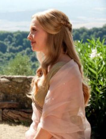 letters to juliet braided wedding hairstyle Juliet Hair, Amanda Seyfried Hair, Fairytale Hair, Letters To Juliet, Romantic Wedding Hair, Romantic Hairstyles, Wedding Hairstyles With Veil, Veil Hairstyles, Chick Flicks