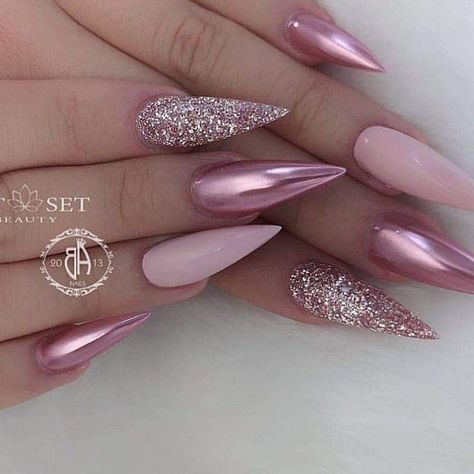 Pink Stiletto Nails, Blush Pink Nails, Nails With Glitter, Stiletto Nail Art, Stiletto Nails Designs, Pretty Nail Art Designs, Summer Acrylic Nails, Pretty Nail Art, Nail Designs Glitter