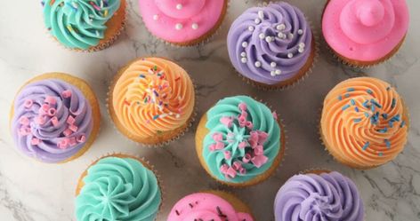 Bakery Style Cupcakes Buttercream For Piping, Bakery Style Cupcakes, Best Cupcakes Ever, Up Cupcakes, Ladybug Cakes, Best Cupcakes, Pastel Cupcakes, Kid Cupcakes, Colorful Desserts