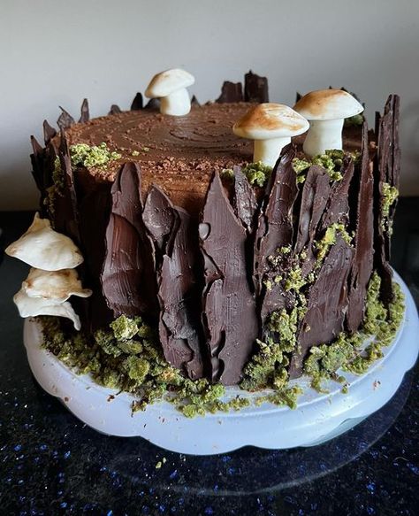 Vet Cake, Chocolate Cake With Nutella, Three Layer Chocolate Cake, Moss Cake, Nutella Buttercream Frosting, Cake With Nutella, Tree Stump Cake, Nutella Ganache, Mushroom Cake