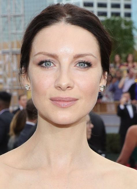 Color Analysis Summer, Caitriona Balfe Outlander, Catriona Balfe, Outlander Claire, Wedding Hair Up, Caitriona Balfe, Pale Skin, An Angel, Beauty Trends