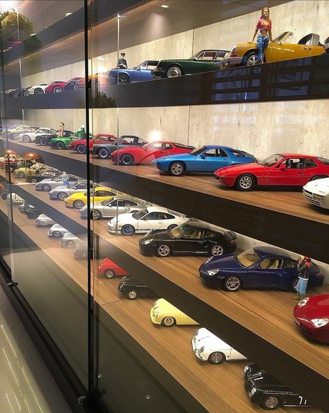 Diecast Cars Display Ideas, Hotwheel Car Collection Display, Car Toys Collection, Hotwheels Collection Aesthetic, Cars Display Ideas, Hot Wheels Collection Display, Car Display Design, Model Car Display Ideas, Hotwheels Collections