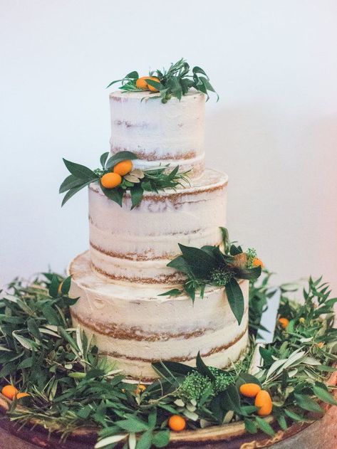 9 Sweetest Wedding Cake Trends for 2018 Fruit Cake Wedding, Fruit Wedding Cake, Citrus Wedding, Fresh Flower Cake, Dream Wedding Cake, Floral Wedding Cakes, Reception Tables, Tiered Cake, 1st Wedding Anniversary