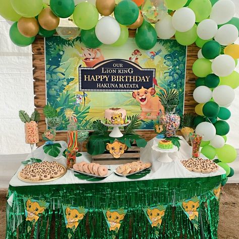 Lion King Backdrop, Lion King Party Decorations, Lion King Birthday Party Ideas, Lion Birthday Party, Simba Lion King, Lion King Theme, Jungle Theme Birthday Party, Jungle Thema, Baby Simba