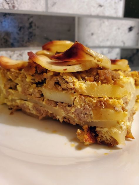 Musaka sa Krompirom / Potato Musaka - The Balkan Hostess Musaka Recipe, Croation Recipes, Potato Lasagna, Romanian Recipes, Balkan Food, Mac And Cheese Casserole, Strawberry Cream Cakes, Serbian Recipes, Egg Custard