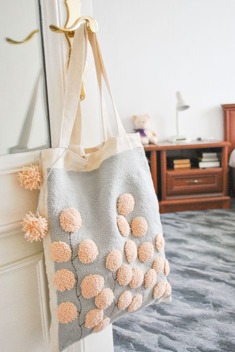 Punch Needle Tote Bag, Punch Needle Bag, Sac Diy, Needle Embroidery, Punch Needle Patterns, Punch Needle Embroidery, Art Yarn, Needle Punch, 자수 디자인