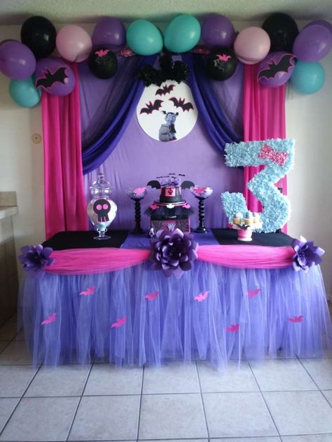 Vampirina Birthday Party Ideas | Photo 6 of 8 | Catch My Party Vamparina Cakes, Decorations Bedroom Ideas, Vampirina Cake, Halloween Decorations Bedroom, Festa Hotel Transylvania, Vampirina Party, Vampirina Birthday, Tutu Table, Paper Bat