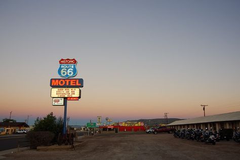 Route 66 Road Trip Aesthetic, Route 66 Aesthetic, Road 66, Route 66 Road Trip, Historic Route 66, Tap Water, Cars Movie, Motion Graphic, Vacation Places