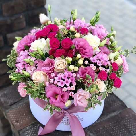 50th Flower Arrangements, Flower Gift Box Ideas Birthday, Flower Arrangement For Birthday Gift, Birthday Floral Arrangements Bouquets, Flowers In Boxes Bouquets, Box Arrangement Flower, Happy Anniversary Flowers Bouquets, Beautiful Bouquet Of Flowers Birthday, Flower Box Gift Birthday