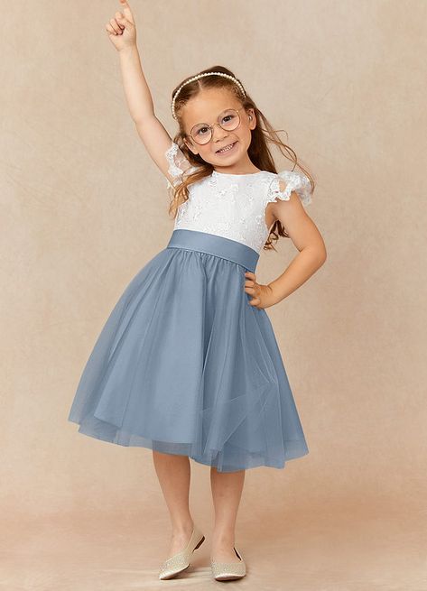 Sage Flower Girl Dress, Flower Girl Dresses Blue, Girls Blue Dress, White Flower Girl Dresses, Dress Dusty, Lace Flower, Big Bow, Lace Bodice, Groom Dress