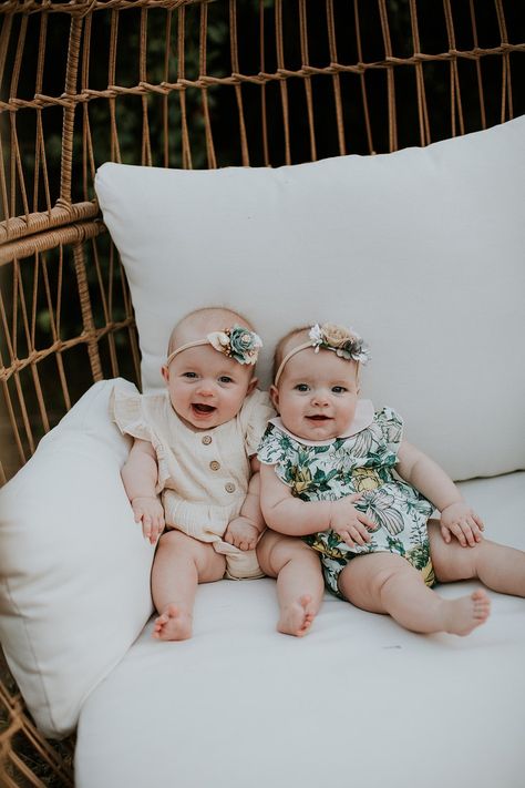 Month Pictures Baby, Modern Baby Shower Ideas, Twin Babies Pictures, Twin Baby Photography, Twin Baby Names, 6 Month Pictures, Twin Baby Photos, Month Pictures