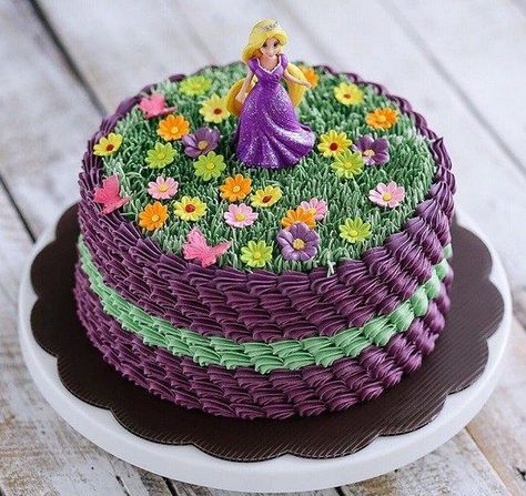 Rapunzel Birthday Cake, Bolo Rapunzel, Rapunzel Cake, Disney Birthday Cakes, Princess Birthday Cake, Cupcakes Decorados, Live Your Dream, Cute Ideas, Occasion Cakes