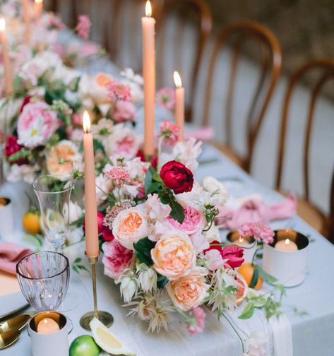 Gimme more of this gorgeous Mallorcan wedding set in a gothic 15th century manor overflowing with modern touches in pastel hues. We are in love with the poolside reception design with lush garden roses in blush and peach with pops of red. Valentine Backdrop, Wedding Tablescape, Wedding Venue Inspiration, Reception Design, Peach Wedding, Wedding Tablescapes, 15th Century, Bridal Designs, Pink Wedding