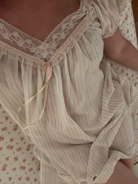 Cute Night Gowns For Women, Cute Sleepwear Dress, Night Gowns Aesthetic, Lace Nightgown Aesthetic, Princess Nightgown Aesthetic, Vintage Pajamas Aesthetic, White Nightgown Aesthetic, Victorian Nightgown Aesthetic, Cottagecore Pjs