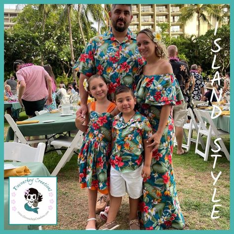 Family Hawaiian Outfits, Hawaiian Christmas Outfit, Hawian Outfits, Caribbean Theme Party, Luau Party Outfit, Matching Hawaiian Outfits, Goa Trip, Hawaii Themed Party, Hawaiian Outfits