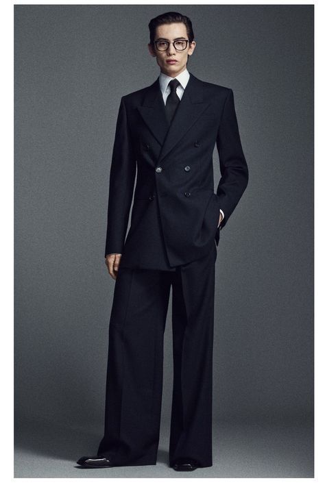 Silent Luxury Fashion Men, Men Suit Aesthetic, Men’s High Fashion, Ysl Suit, Saint Laurent Menswear, Stylish Mens Suits, Classy Suits, Suits Men, Formal Mens Fashion