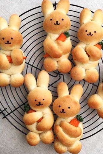 Food Ideas For Easter, Party Platter Ideas, Easter Potluck, Flori Din Lut, Bunny Bread, Easter Party Food, Shaped Food, Bread Ideas, Platter Ideas