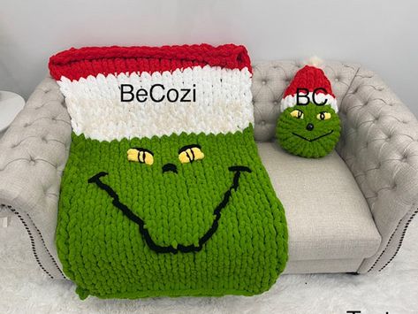 Chunky Yarn Blanket Pattern Free, Crochet Grinch Pillow, Chunky Knit Crafts, Grinch Crochet Blanket, Chunky Yarn Crafts, Loop Yarn Baby Blanket, Chunky Yarn Projects, Grinch Blanket, Crochet Blanket For Beginners