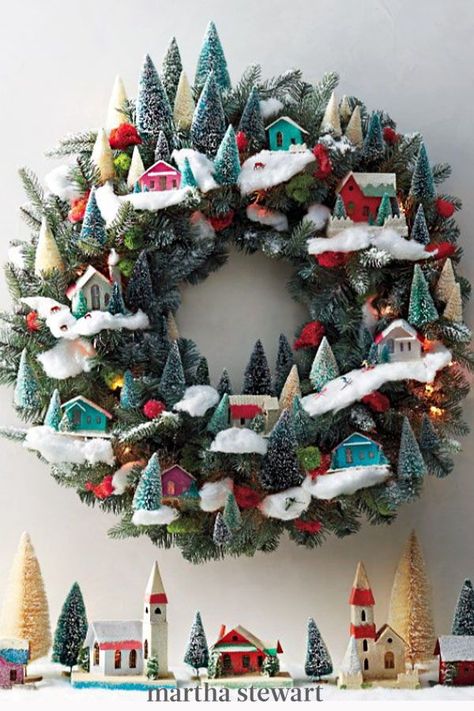 Village Wreath, Bottlebrush Trees, Cardboard Houses, Deco Table Noel, Magic Christmas, Zucca Halloween, Holiday Village, Miniature Christmas, Noel Christmas